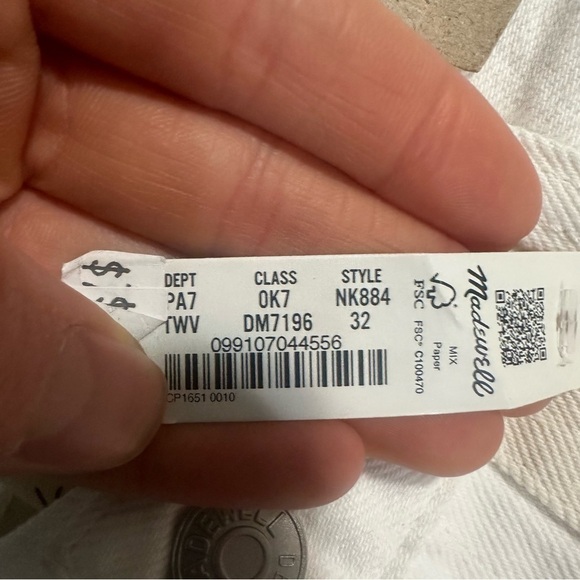 Madewell The '90s Straight Jean: Two-Tone Workwear Edition - Picture 7 of 7